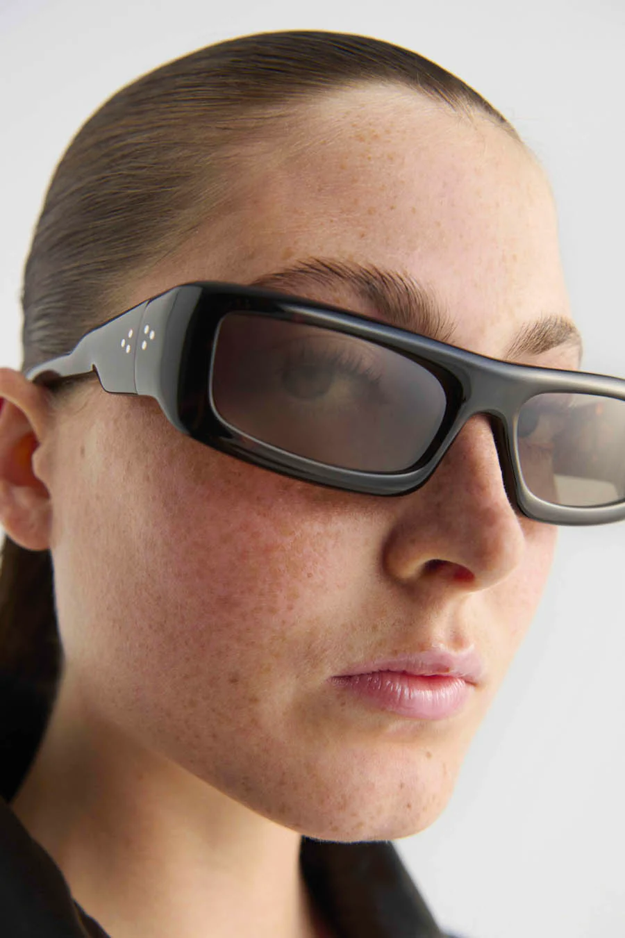 DARYAN Myrrh Acetate with Olive Lens